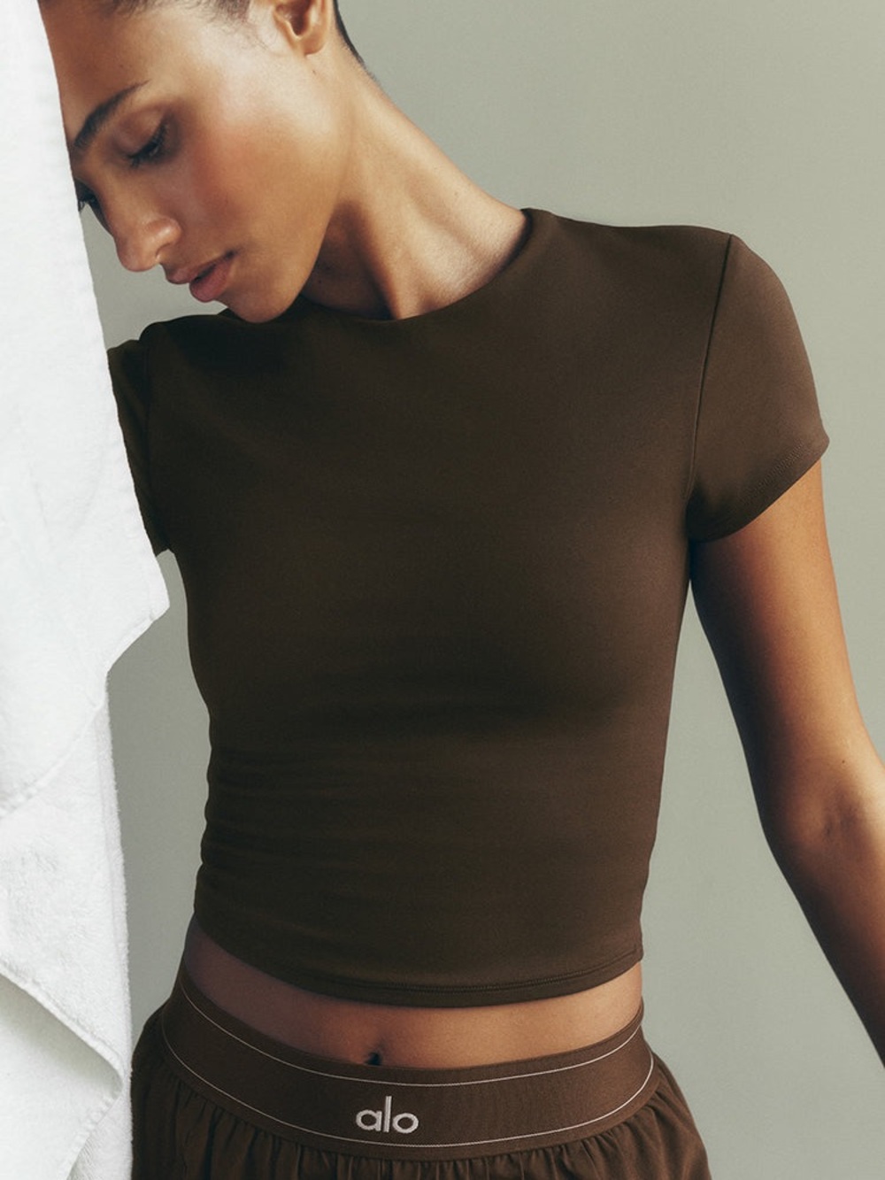 ALO Yoga soft sculpt precision short sleeve top small espresso brown